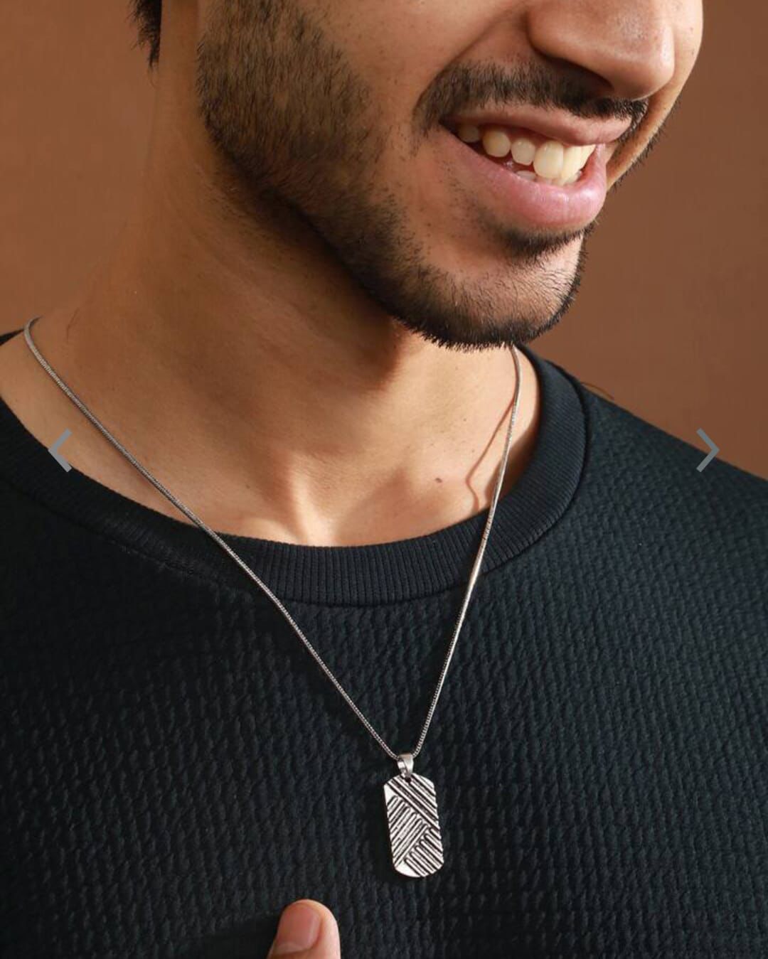 Lined Tag Pendant With Chain